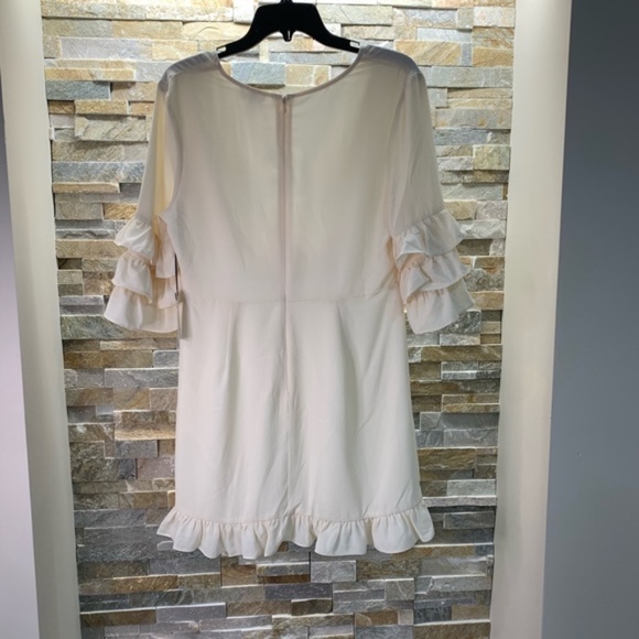 Lucca Couture Camille Surplice Front Ruffle Animal SLV Dress - Picture 8 of 8